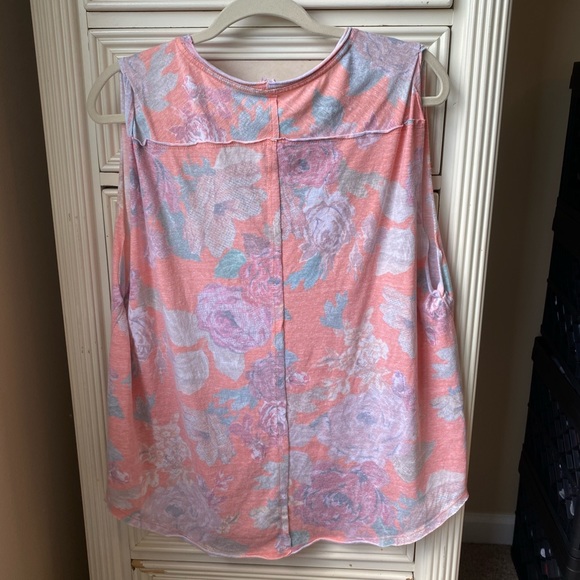 Free People Gardenia Hi Low Tee - Picture 4 of 6